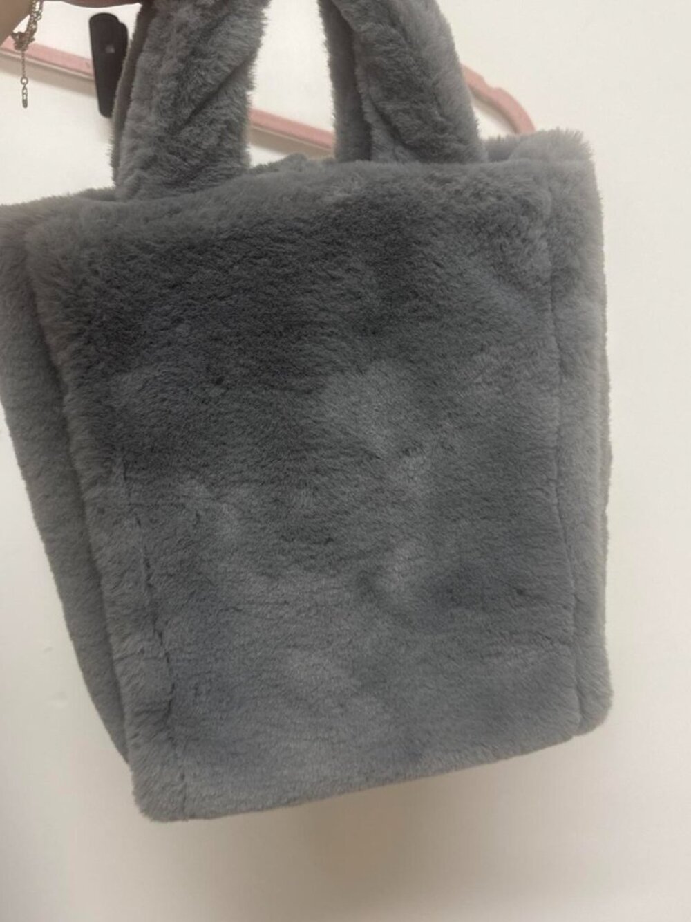 The Drop Fluffy Bag